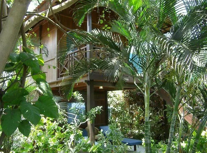 North Bali Beach Cottages リゾート ペムテラン